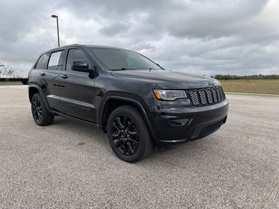 Used 2020 Jeep Grand Cherokee Altitude