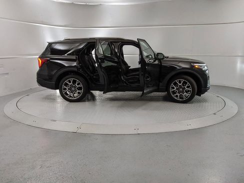 New 2025 Ford Explorer Platinum w/ Ultimate Package image 8