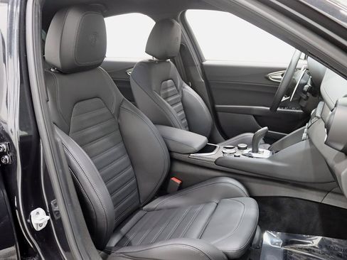 Used 2024 Alfa Romeo Giulia Quadrifoglio w/ Active Assist Plus Package image 27