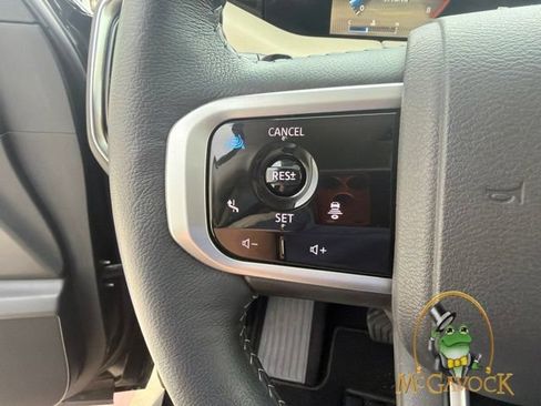 Used 2025 Nissan Armada Platinum RWD image 20