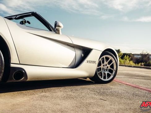 Used 2003 Dodge Viper SRT-10 image 28