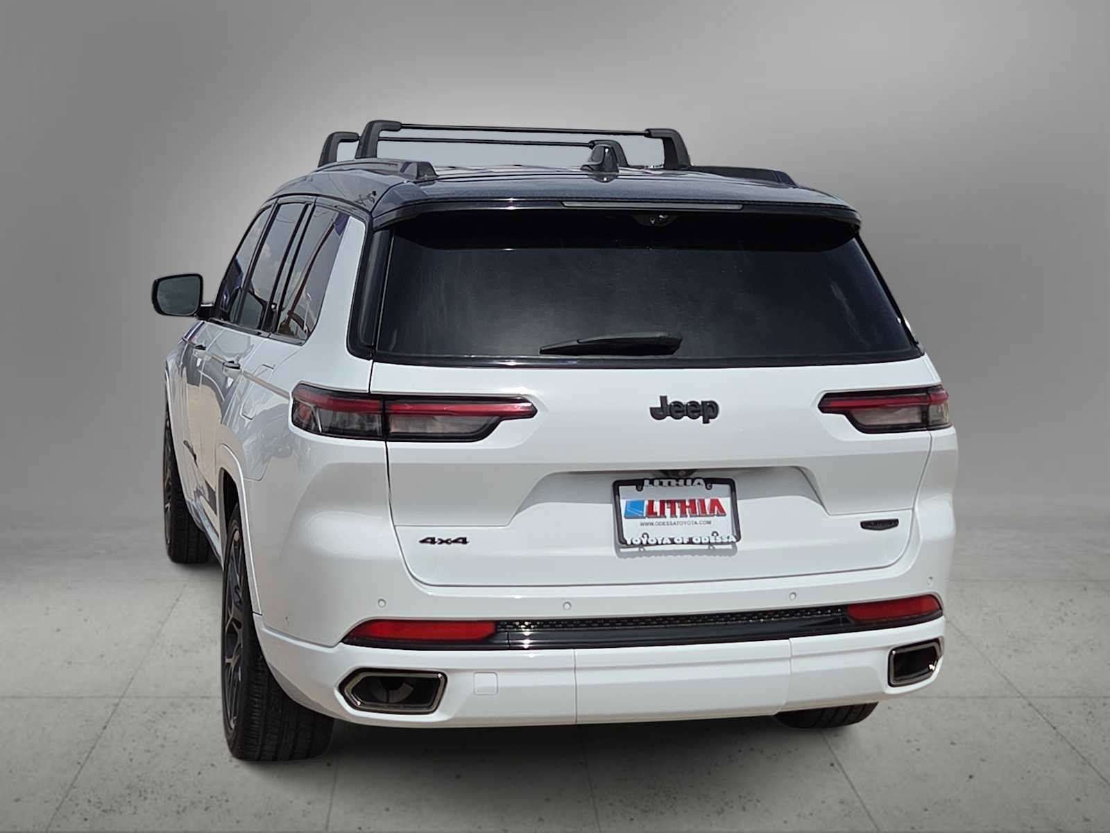 Used 2024 Jeep Grand Cherokee L Summit AWD/4WD image 7