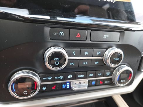 Used 2023 Ford Expedition Limited image 15