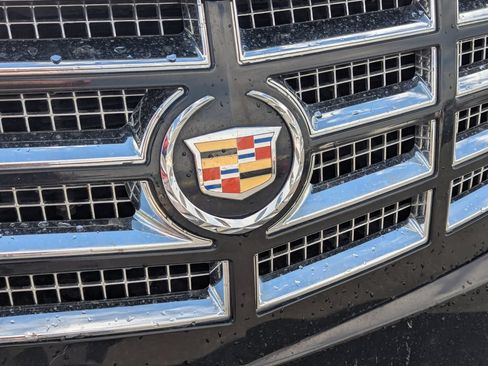Used 2013 Cadillac Escalade Luxury AWD/4WD image 11
