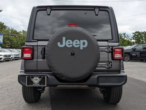 Used 2025 Jeep Wrangler Unlimited Sport AWD/4WD image 9