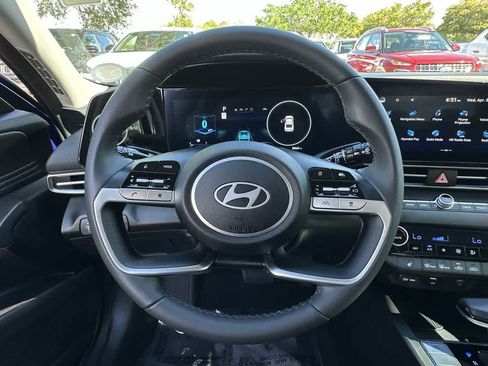 Used 2024 Hyundai Elantra SEL w/ Convenience Package FWD image 15