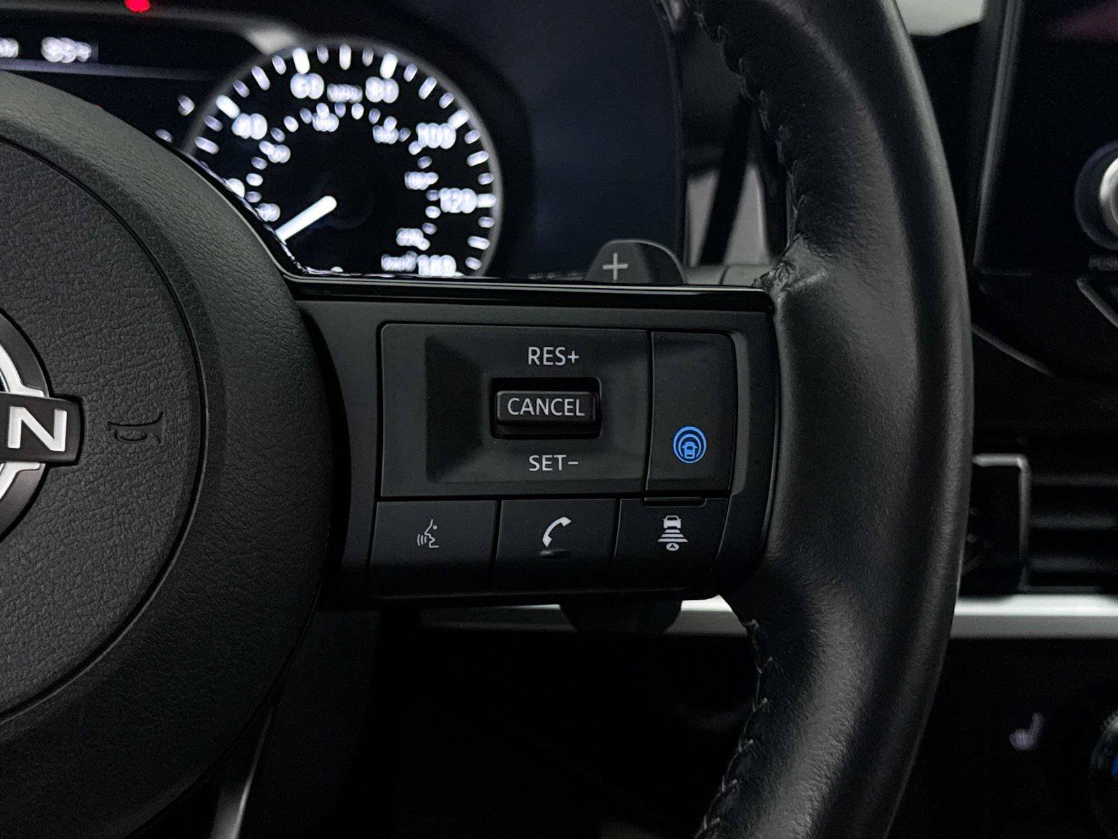 Used 2022 Nissan Pathfinder SV FWD image 32