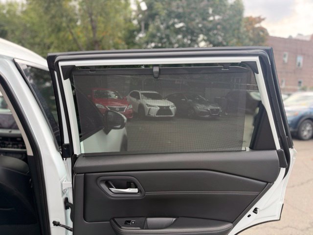 Used 2024 Nissan Rogue SL w/ SL Premium Package AWD/4WD image 25