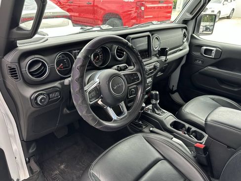 Used 2020 Jeep Wrangler Unlimited Sahara AWD/4WD image 20