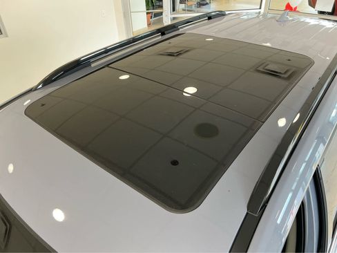 New 2025 Honda Pilot Touring image 19