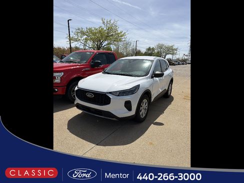 Used 2023 Ford Escape Active w/ Tech Pack #1 AWD/4WD image 1