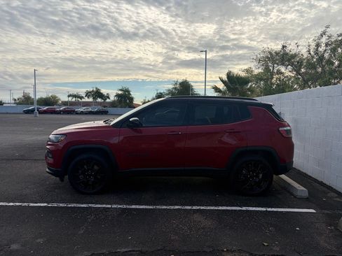 Used 2024 Jeep Compass Latitude w/ Altitude Special Edition AWD/4WD image 7