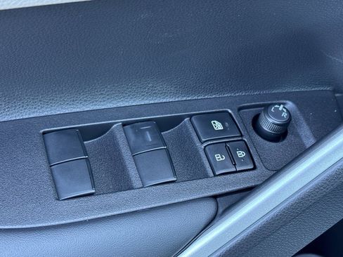 New 2026 Toyota Corolla Cross L image 11