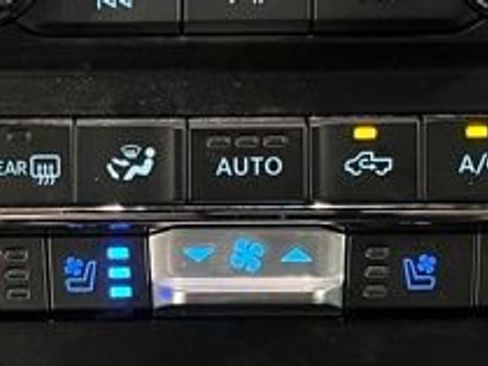 Used 2025 Ford F350 Platinum w/ Tremor Off-Road Package AWD/4WD image 33
