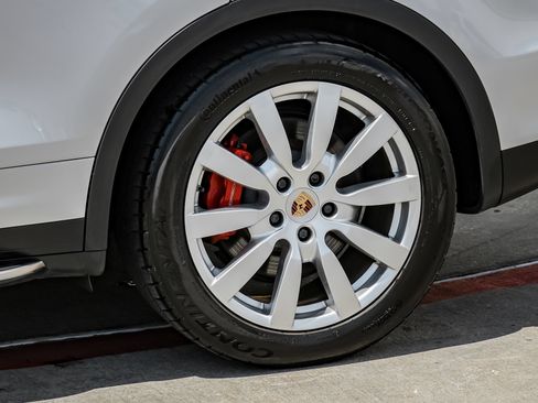 Used 2013 Porsche Cayenne Turbo AWD/4WD image 52