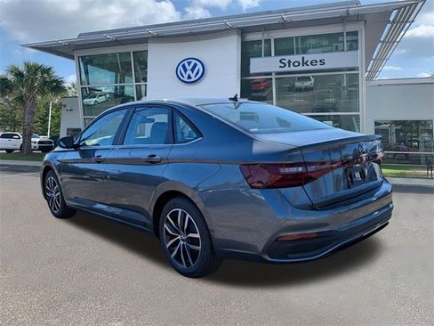New 2026 Volkswagen Jetta SE image 6