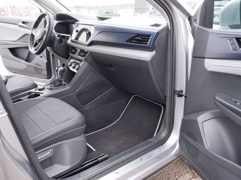 Certified 2023 Volkswagen Taos SE w/ Black Wheel Package image 20