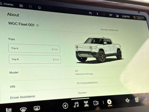 Used 2022 Rivian R1T Adventure image 31