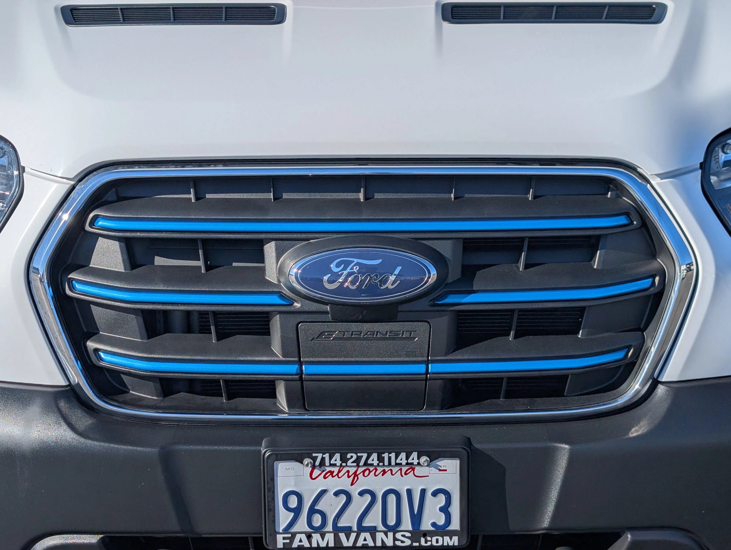 Used 2023 Ford E-Transit Medium Roof RWD image 3