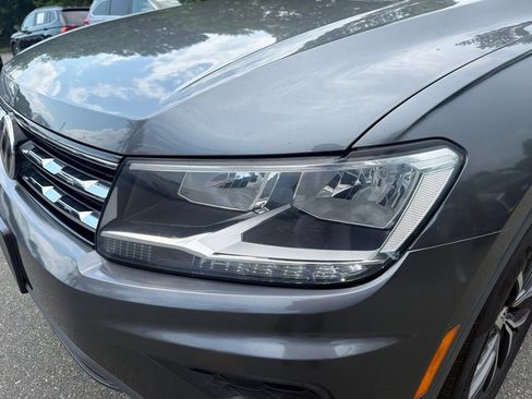 Used 2019 Volkswagen Tiguan SEL R-Line FWD image 9