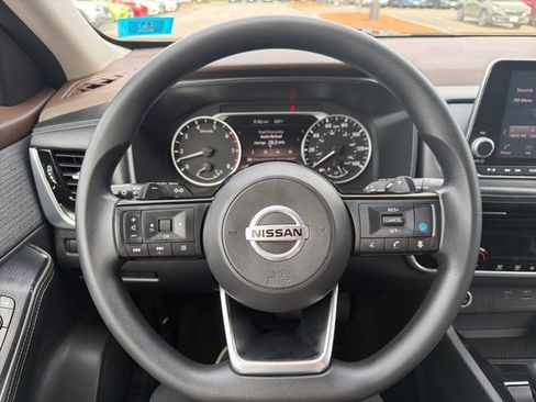 Used 2021 Nissan Rogue SV AWD/4WD image 11