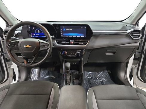 Used 2025 Chevrolet TrailBlazer LT AWD/4WD image 11