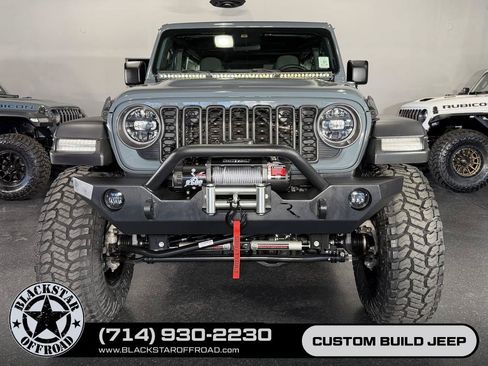 Used 2024 Jeep Wrangler Unlimited w/ Convenience Group AWD/4WD image 9