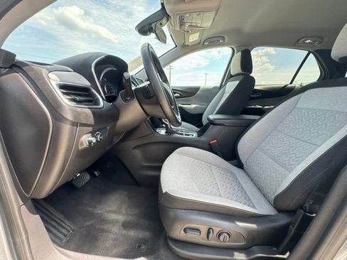 Used 2024 Chevrolet Equinox LT AWD/4WD image 2