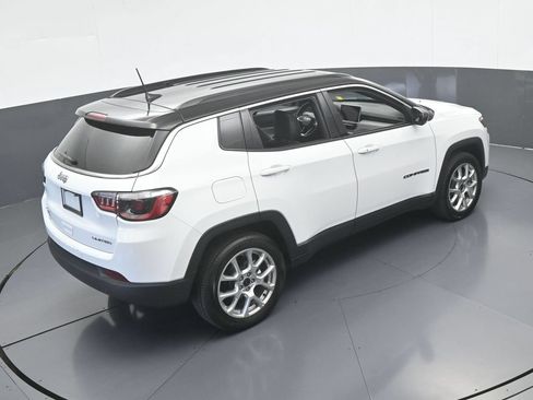 Used 2025 Jeep Compass Limited AWD/4WD image 47