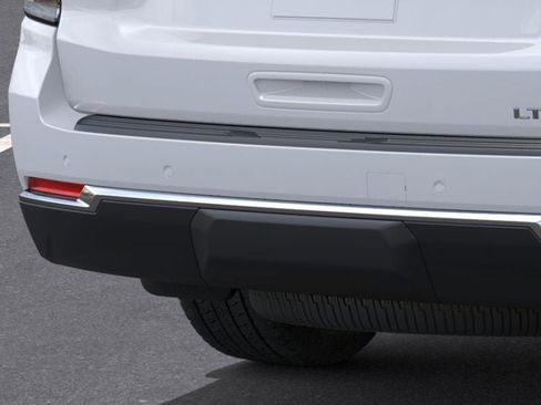 New 2026 Chevrolet Suburban LT image 38