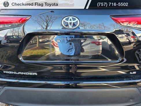 Used 2023 Toyota Highlander LE image 7