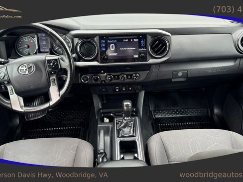 Used 2019 Toyota Tacoma TRD Sport AWD/4WD image 29