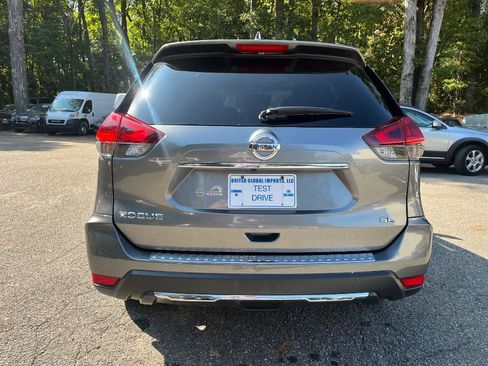 Used 2018 Nissan Rogue SL w/ Premium Package FWD image 8