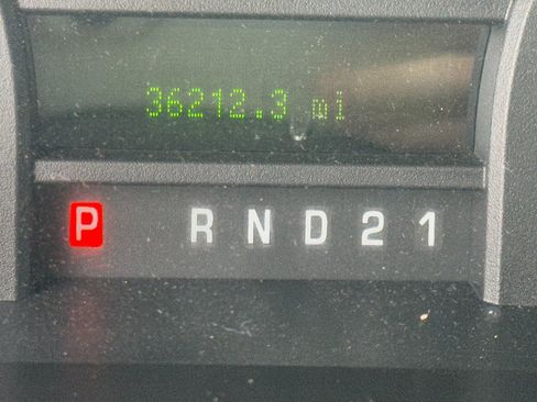 Used 2010 Ford E-350 and Econoline 350 XLT image 36