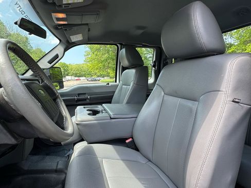 Used 2014 Ford F250 XL w/ Power Equipment Group AWD/4WD image 29