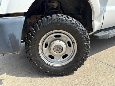 Used 2015 Ford F250 XL w/ Power Equipment Group AWD/4WD image 48