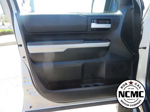Used 2018 Toyota Tundra SR5 w/ SR5 Upgrade Package AWD/4WD image 19