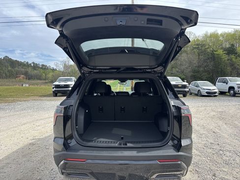 New 2026 Chevrolet Equinox RS w/ Convenience Package III FWD image 25