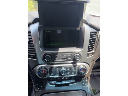 Used 2020 Chevrolet Suburban Premier RWD image 20