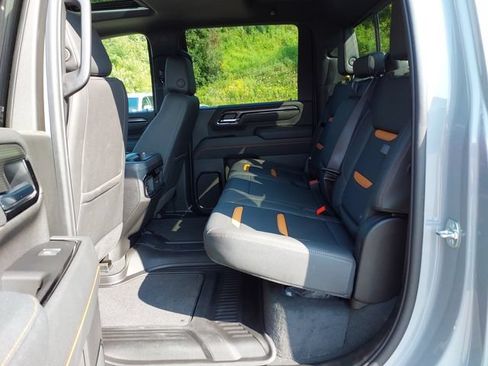 Used 2025 GMC Sierra 2500 AT4 w/ AT4 Premium Plus Package AWD/4WD image 22