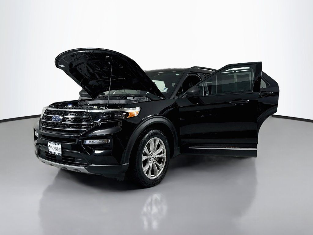 Used 2020 Ford Explorer XLT w/ Equipment Group 202A AWD/4WD image 15