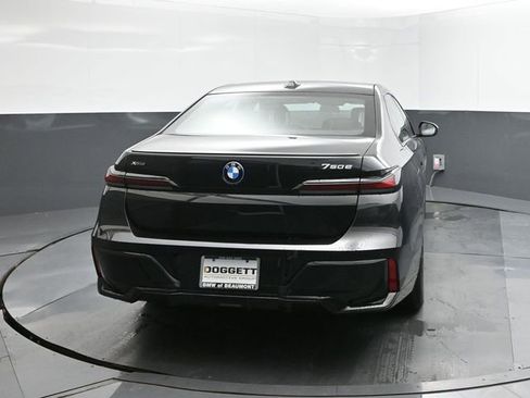 New 2025 BMW 750e xDrive w/ Premium Package image 11