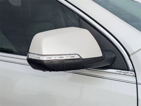 Used 2021 GMC Acadia Denali w/ Denali Technology Package image 11