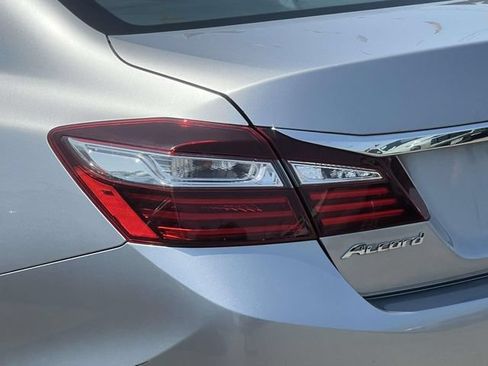Used 2016 Honda Accord LX image 8