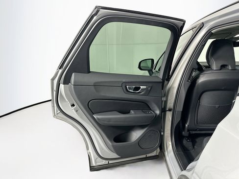 Used 2025 Volvo XC60 B5 Core image 27