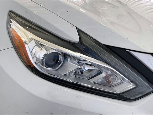 Used 2016 Nissan Altima 2.5 S w/ Power Driver Seat Package image 12