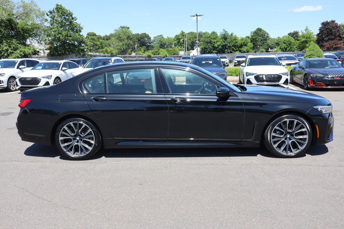Used 2021 BMW 750i xDrive w/ Executive Package AWD/4WD image 5