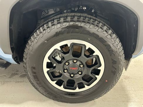 Used 2025 Toyota 4Runner TRD Off-Road image 61