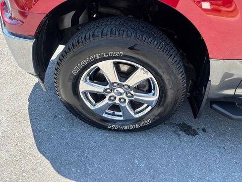 Used 2018 Ford F150 XLT w/ Equipment Group 302A Luxury AWD/4WD image 12