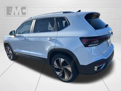 New 2026 Volkswagen Taos SE AWD/4WD image 7